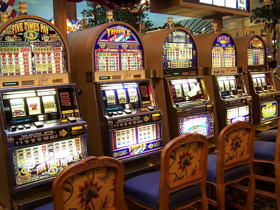 Different Types of Bonus Online Casinos Offer