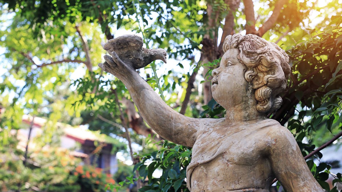 Guide to Garden Ornaments