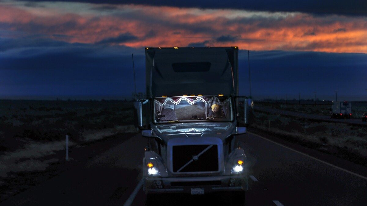 How To Safely Ship a Food Truck With SAC?